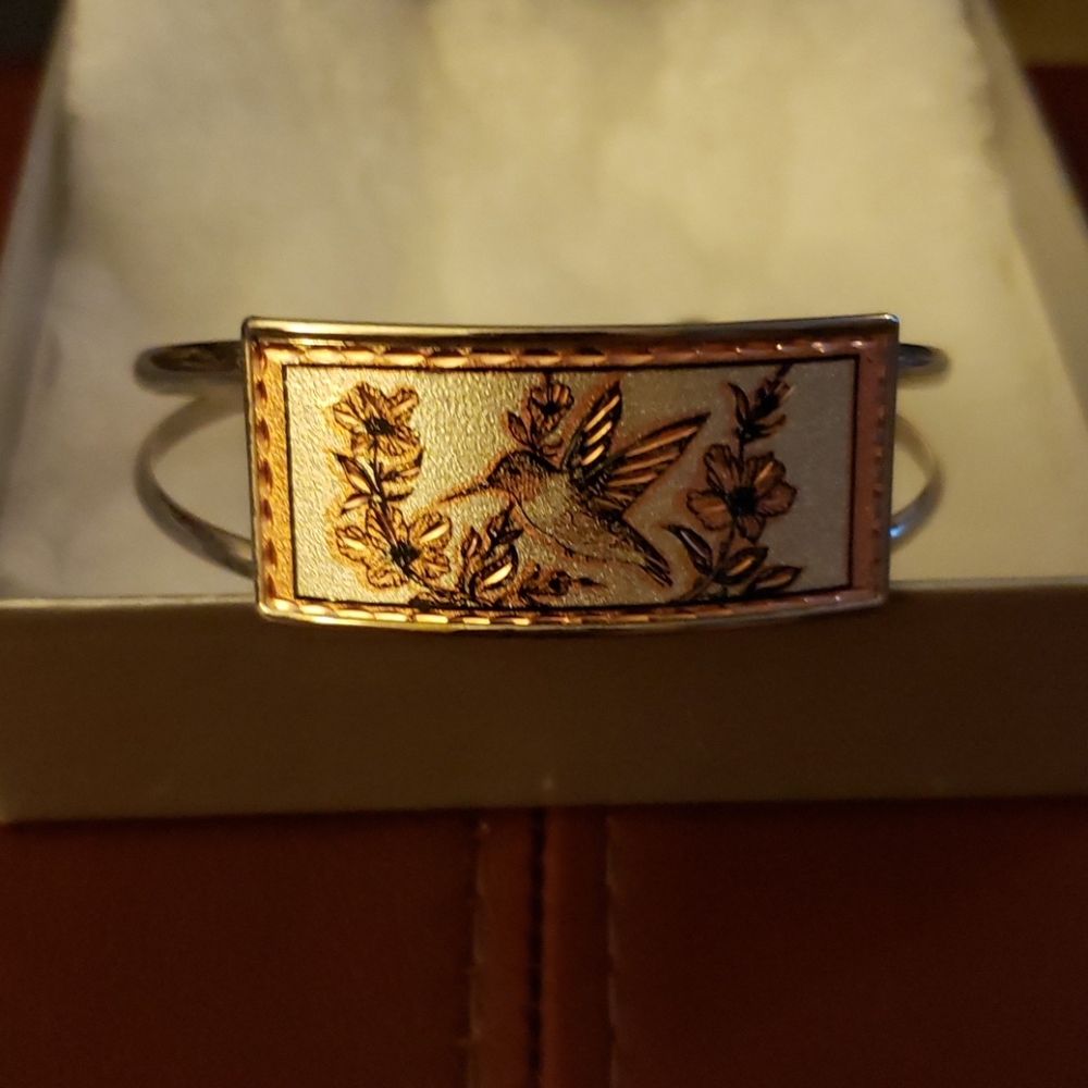 Bangle bracelet